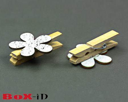 Wooden clips : flower  natural wit  33 x 33 mm (8pcs)